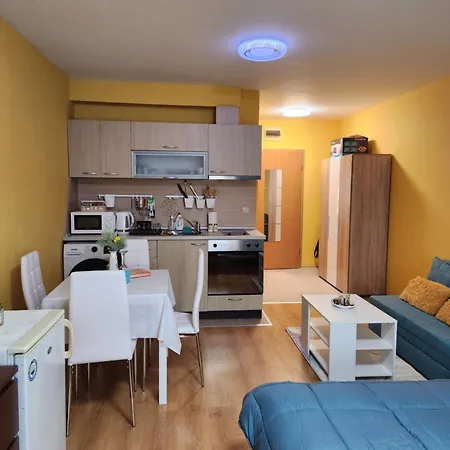 Студио Лазур Apartment *